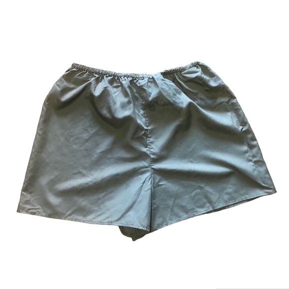 Uniqlo lightweight silkie elastic waistband olive green shorts, XS - Picture 2 of 4